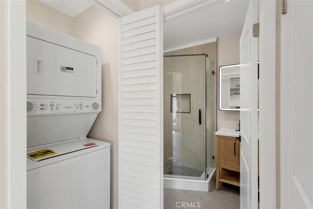 Db809731 B561 455d 8d59 9c0c7e2f6316