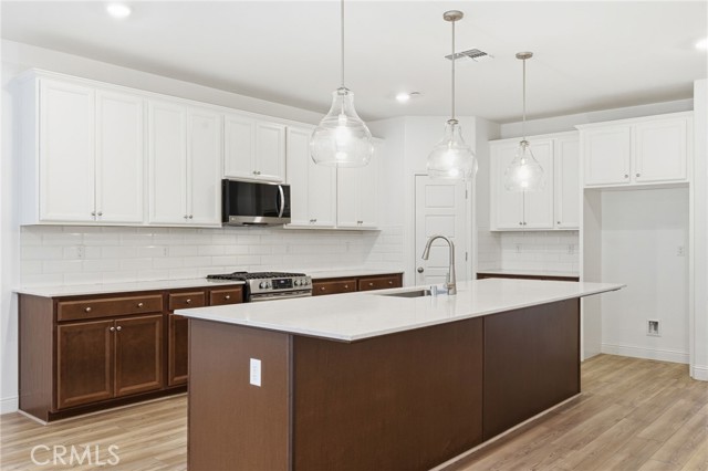 Detail Gallery Image 10 of 47 For 6516 Walkers Glen, Bakersfield,  CA 93313 - 4 Beds | 3 Baths