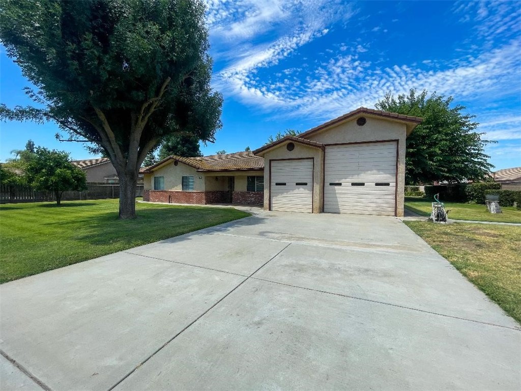 Image 2 for 252 N Westberry Blvd, Madera, CA 93637