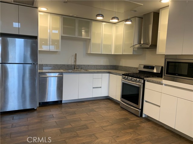 Kitchen and dining area