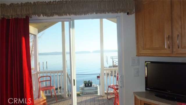 2630 Lakeshore Boulevard, Upper Lake CA: https://media.crmls.org/medias/db820393-283e-40e4-84d3-1cb4c7a4fb21.jpg