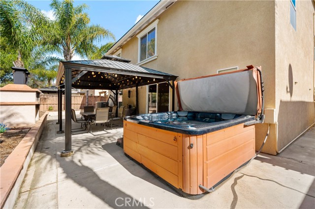 Detail Gallery Image 11 of 43 For 32053 Meadow Wood Ln, Lake Elsinore,  CA 92532 - 4 Beds | 2/1 Baths