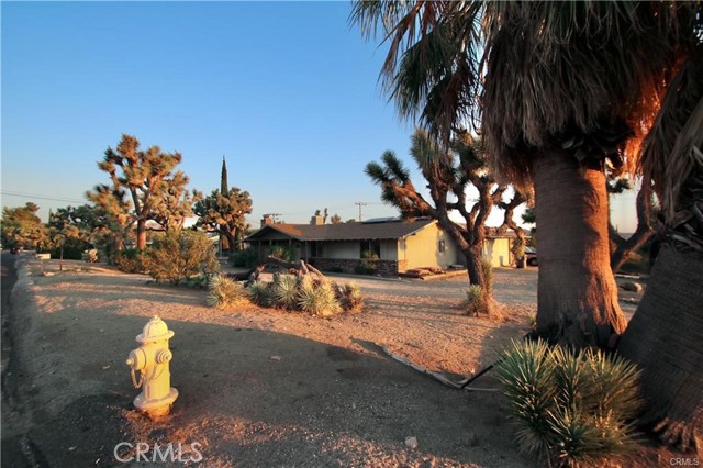 Detail Gallery Image 2 of 30 For 56884 Kismet Rd, Yucca Valley,  CA 92284 - 3 Beds | 2 Baths