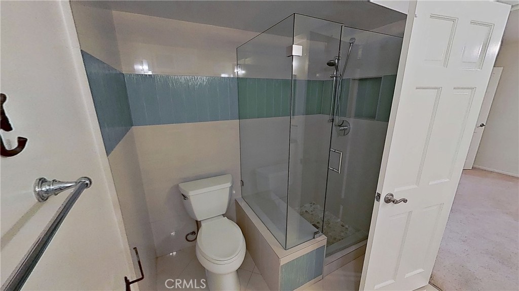 https://media.crmls.org/medias/db83c6b0-e7d4-4c54-bfab-f719a482cf81.jpg?preset=X-Large