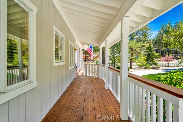 Detail Gallery Image 5 of 61 For 40034 Lakeview Dr, Big Bear Lake,  CA 92315 - 4 Beds | 3/1 Baths