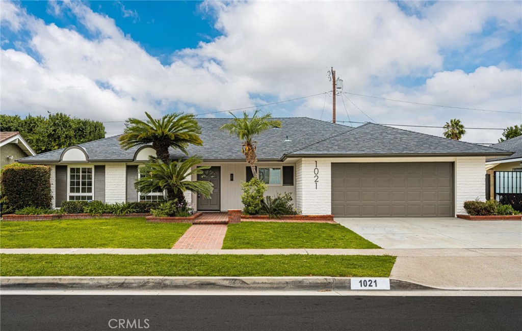 1021 S Hilda