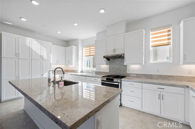 398 Merit, Irvine CA: https://media.crmls.org/medias/db84efe8-b6e7-402d-8217-e1c7efe8a059.jpg