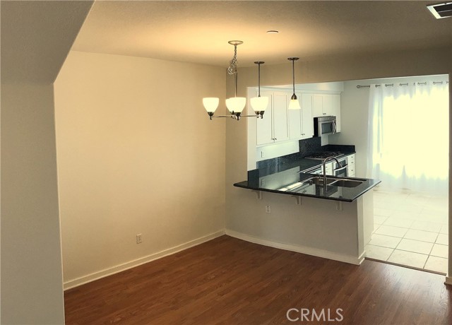Detail Gallery Image 12 of 35 For 5403 W 149th Pl #13,  Hawthorne,  CA 90250 - 2 Beds | 2/1 Baths