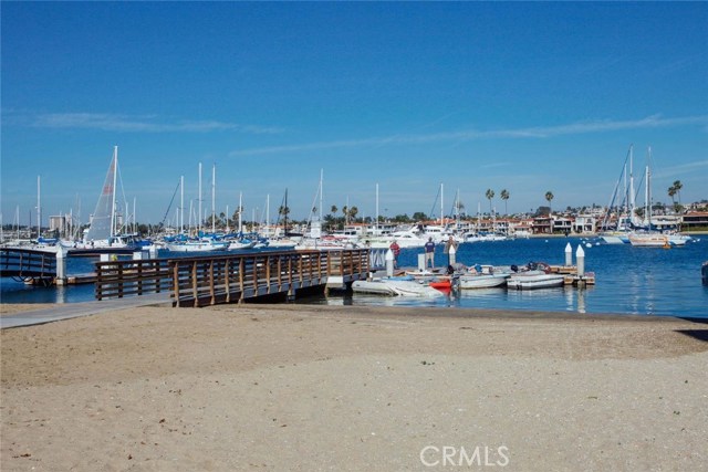 Detail Gallery Image 14 of 17 For 202 15th St #B,  Newport Beach,  CA 92663 - 0 Beds | 1 Baths
