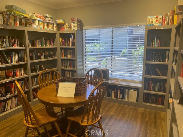 10210 Baseline, Alta Loma CA: https://media.crmls.org/medias/db86e66e-4087-434f-a708-6ac532a0403c.jpg