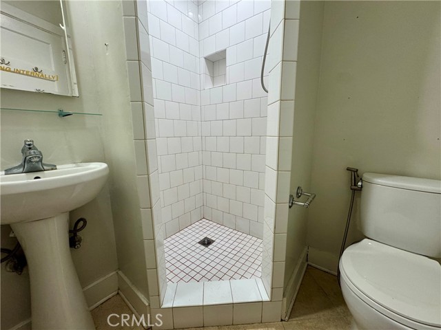 Detail Gallery Image 5 of 10 For 701 Mira Monte Pl, Pasadena,  CA 91101 - 1 Beds | 1 Baths