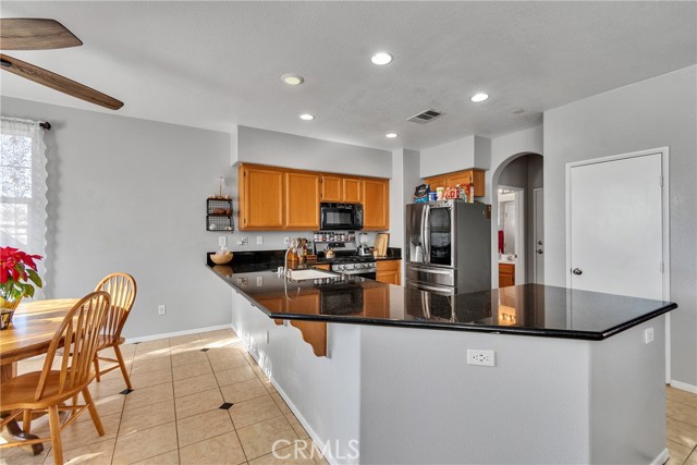 Detail Gallery Image 6 of 40 For 1607 Perennial Ct, Perris,  CA 92571 - 3 Beds | 2/1 Baths