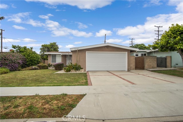 Detail Gallery Image 1 of 22 For 16518 Daphne Ave, Torrance,  CA 90504 - 4 Beds | 2 Baths