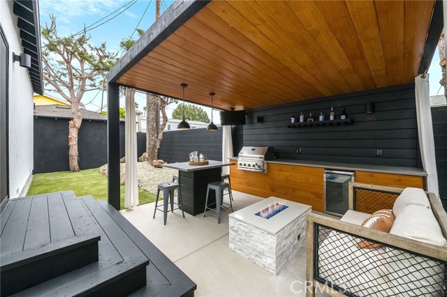 12520 Gilmore Avenue, Los Angeles CA: https://media.crmls.org/medias/db8a453a-65f1-433f-b0de-21a7ef1167c0.jpg