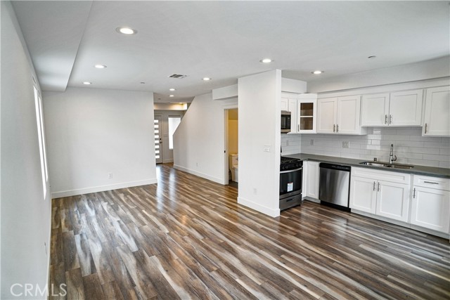Detail Gallery Image 4 of 29 For 803 N Kingsley Dr, Los Angeles,  CA 90029 - – Beds | – Baths