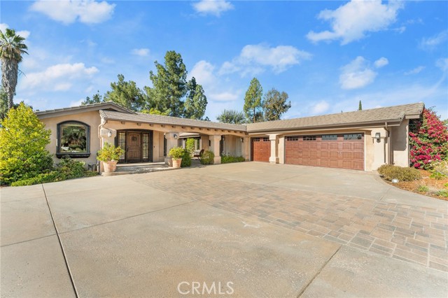 1632 Country Club Drive, Redlands CA: https://media.crmls.org/medias/db8aac09-254b-46fc-a607-4b5ccbc8e1b3.jpg