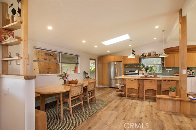 305 Bowling Green Drive, Costa Mesa CA: https://media.crmls.org/medias/db8aeeab-dc55-45dc-94c7-f6044fdd8386.jpg
