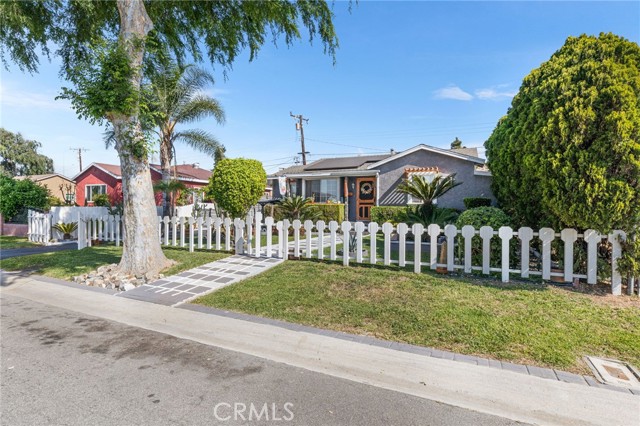 Detail Gallery Image 1 of 27 For 10521 Asher Street, El Monte,  CA 91733 - 4 Beds | 2 Baths
