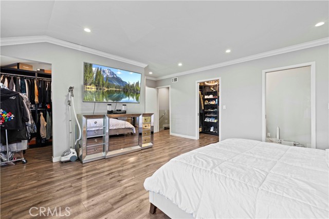 9778 Via Roma, Burbank CA: https://media.crmls.org/medias/db8c4eae-cc69-4452-adc8-49612a6b4b36.jpg