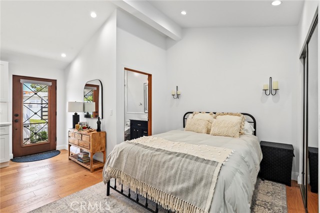 4855 Arcola Avenue, Toluca Lake CA: https://media.crmls.org/medias/db8c8df7-69d7-4cad-a7cc-e439ee190b5b.jpg