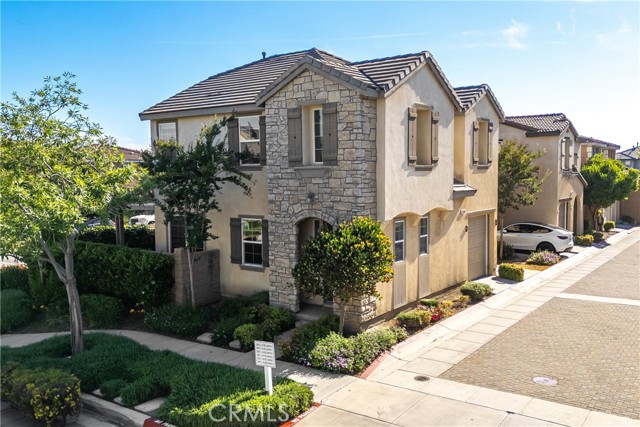 Detail Gallery Image 1 of 37 For 2890 S via Belamaria, Ontario,  CA 91762 - 4 Beds | 2/1 Baths