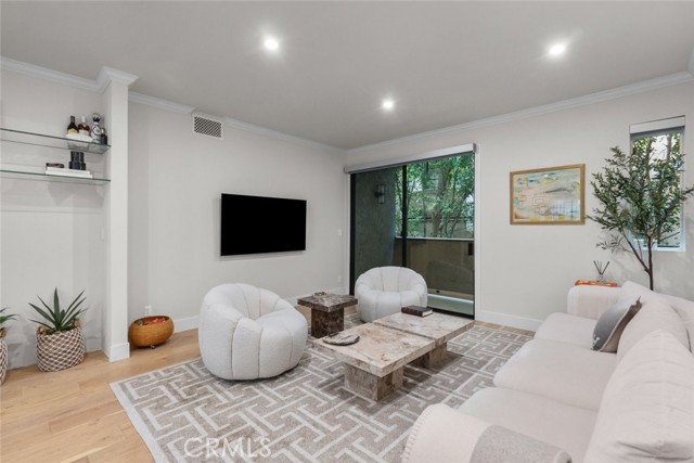 Detail Gallery Image 1 of 29 For 9000 Cynthia St #302,  West Hollywood,  CA 90069 - 2 Beds | 2 Baths