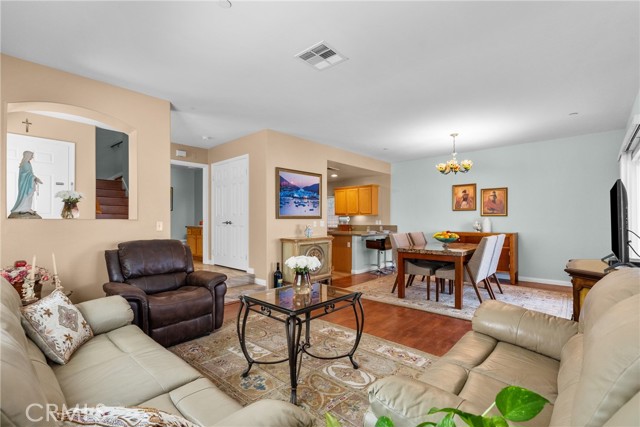 Detail Gallery Image 7 of 48 For 15721 Cobalt St #118,  Sylmar,  CA 91342 - 3 Beds | 3 Baths