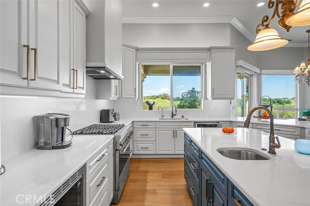 Detail Gallery Image 14 of 46 For 41653 Oak Trail Ct, Murrieta,  CA 92562 - 4 Beds | 3 Baths