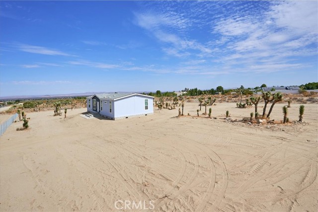 Detail Gallery Image 4 of 35 For 420 Calaveras Rd, Pinon Hills,  CA 92372 - 4 Beds | 2 Baths