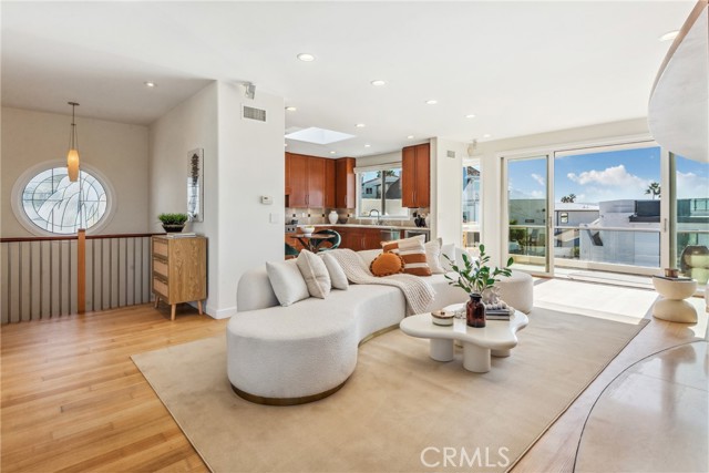 2242 Circle Drive, Hermosa Beach, California 90254, 3 Bedrooms Bedrooms, ,3 BathroomsBathrooms,Residential,For Sale,Circle,SB25011524