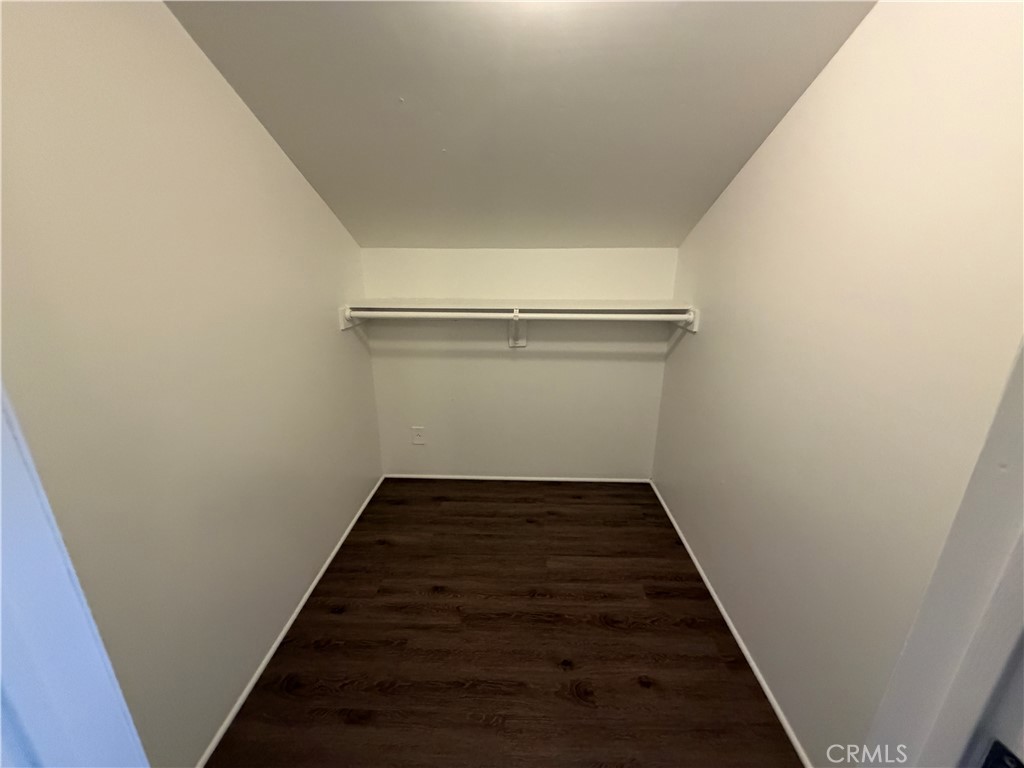 https://media.crmls.org/medias/db9048d1-b859-48c5-8df2-e5a77e9ba78e.jpg?preset=X-Large