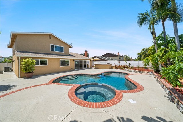 Detail Gallery Image 12 of 32 For 25101 Northrup Dr, Laguna Hills,  CA 92653 - 5 Beds | 3 Baths