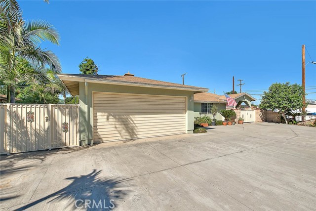 14104 Barrydale Street, La Puente CA: https://media.crmls.org/medias/db9140f0-7fe1-4bf2-93a8-d622421efa0c.jpg