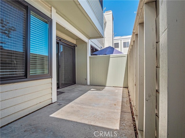 Detail Gallery Image 16 of 31 For 27065 Crossglade Ave #1,  Canyon Country,  CA 91351 - 3 Beds | 2/1 Baths