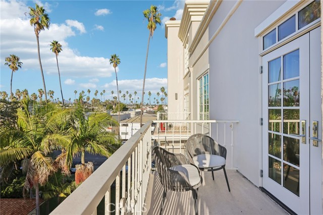 Detail Gallery Image 14 of 67 For 1040 4th #407,  Santa Monica,  CA 90403 - 3 Beds | 3/1 Baths