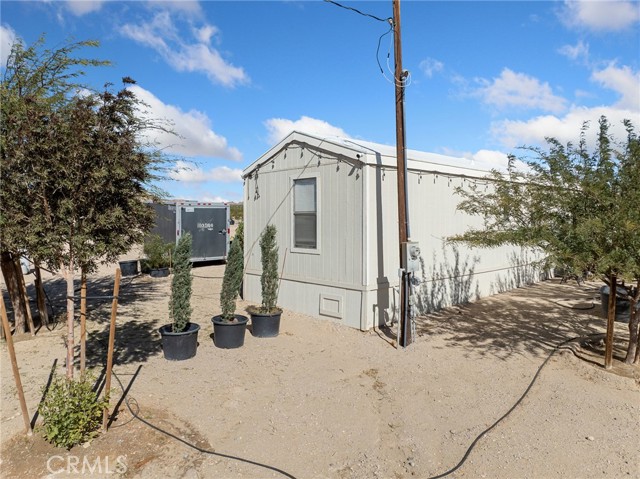 Detail Gallery Image 7 of 26 For 39626 E End Rd, Lucerne Valley,  CA 92356 - 2 Beds | 1 Baths