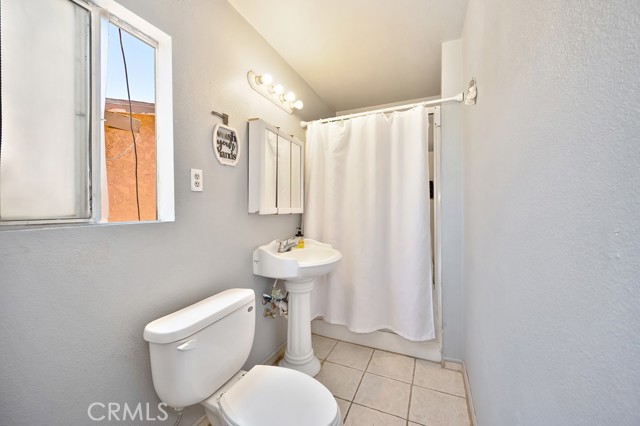 1107 B Street, Brawley CA: https://media.crmls.org/medias/db91e7da-d7f9-46e1-b420-853a0b8bb326.jpg