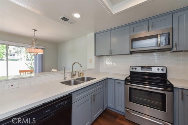 Detail Gallery Image 26 of 39 For 391 Stanford Ct #1,  Irvine,  CA 92612 - 3 Beds | 3 Baths
