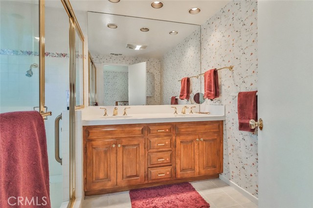 9845 Encino Avenue, Northridge CA: https://media.crmls.org/medias/db9251a3-48a2-444e-9320-a07614f78083.jpg