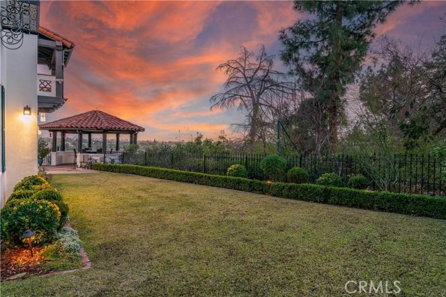 1812 Linda Vista Avenue, Pasadena CA: https://media.crmls.org/medias/db92928b-54a9-4c1b-8125-21c6f2cea183.jpg