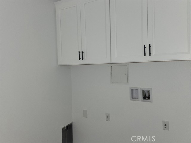 Detail Gallery Image 6 of 19 For 21053 Huasna Rd, Apple Valley,  CA 92307 - 4 Beds | 2/1 Baths