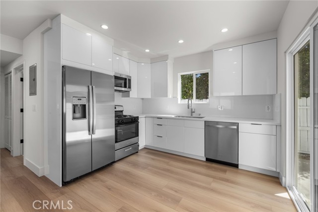 Detail Gallery Image 60 of 69 For 1504 N California, Burbank,  CA 91505 - – Beds | – Baths