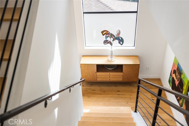 3660 Beethoven Street, Los Angeles CA: https://media.crmls.org/medias/db93a615-4f16-4935-be15-270858f9d129.jpg