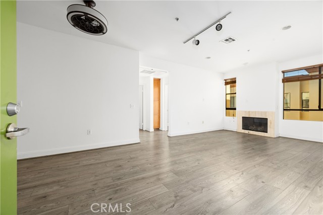 Detail Gallery Image 5 of 28 For 6938 Laurel Canyon Blvd #304,  North Hollywood,  CA 91605 - 2 Beds | 2 Baths