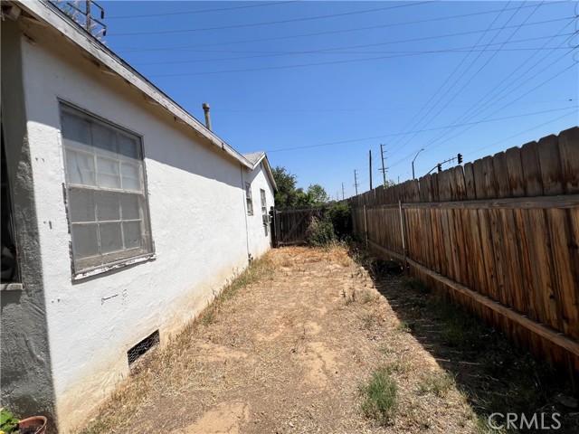 8681 California Avenue, Riverside CA: https://media.crmls.org/medias/db9428ad-eccd-4580-a239-6aac68c31f5c.jpg