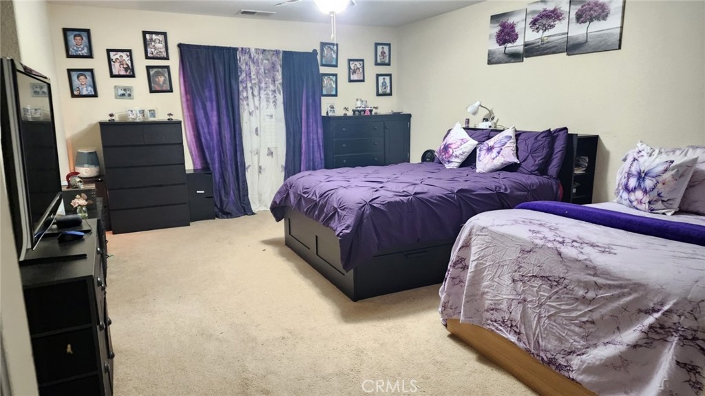 https://media.crmls.org/medias/db9444f2-e81b-4f23-82ad-46339c6488f3.jpg?preset=X-Large