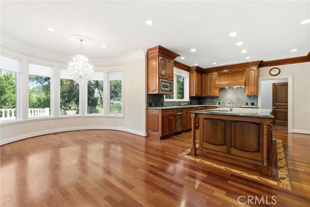 Detail Gallery Image 13 of 44 For 28080 Laura Ct, Los Altos Hills,  CA 94022 - 5 Beds | 7 Baths