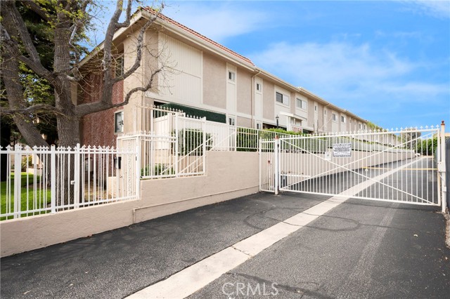 Detail Gallery Image 31 of 33 For 10159 De Soto Ave #202,  Chatsworth,  CA 91311 - 3 Beds | 2/1 Baths