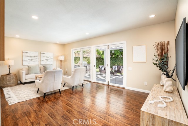 Detail Gallery Image 14 of 56 For 6561 Sabbicas Cir, Huntington Beach,  CA 92647 - 4 Beds | 3 Baths