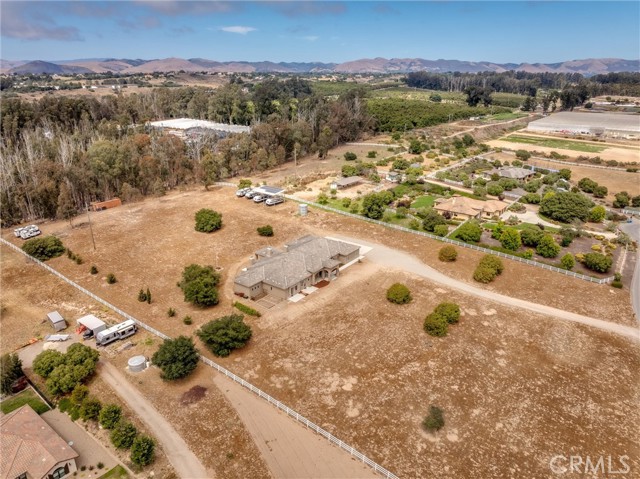 1950 Lemon Ranch Road, Arroyo Grande CA: https://media.crmls.org/medias/db9578f1-d17a-4ef1-a609-84c936bf5726.jpg